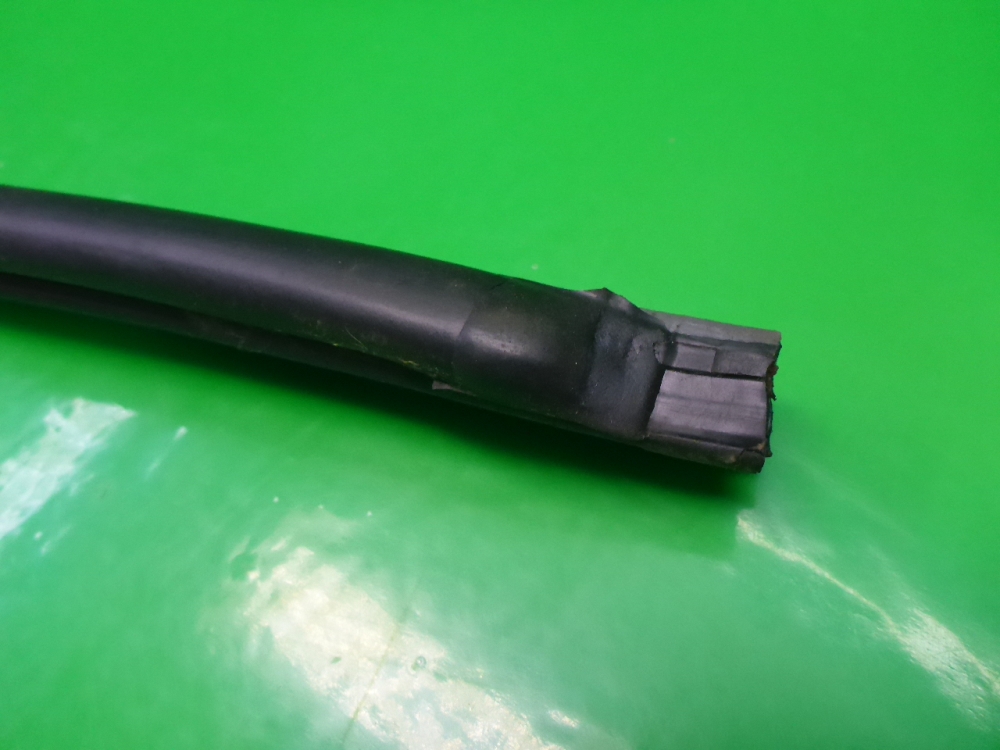 Уплотнитель двери