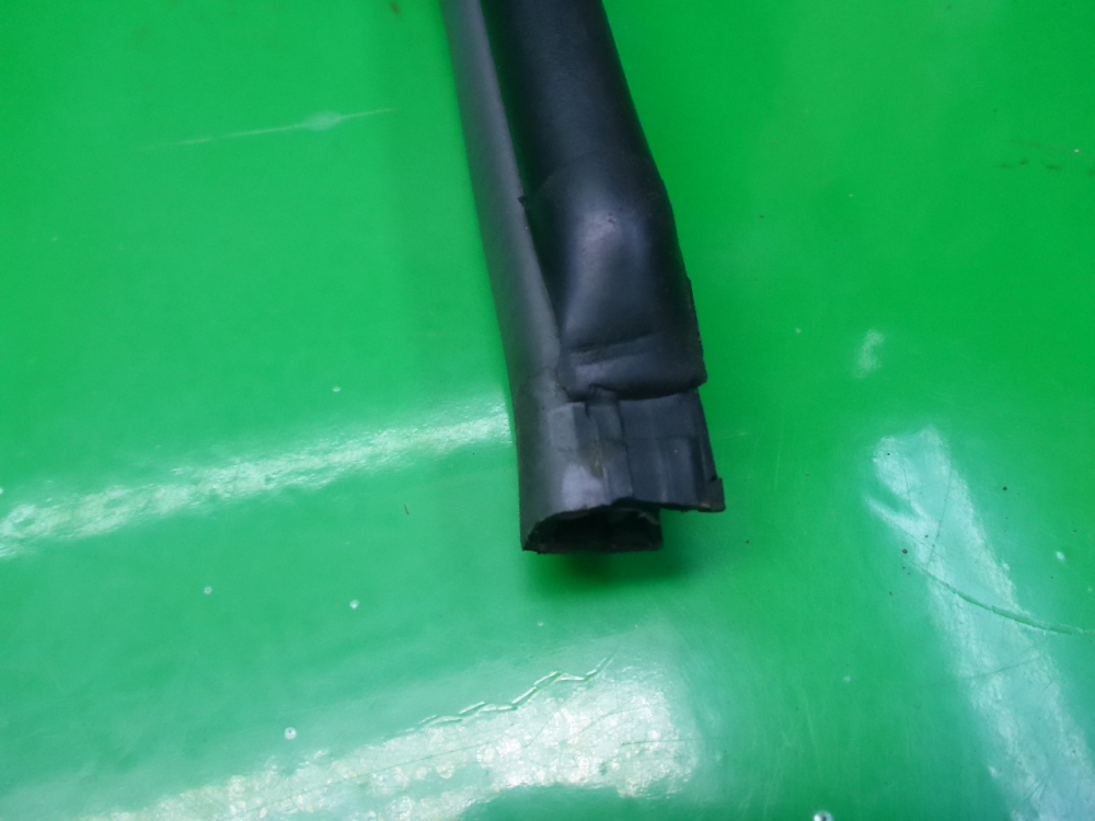 Уплотнитель двери