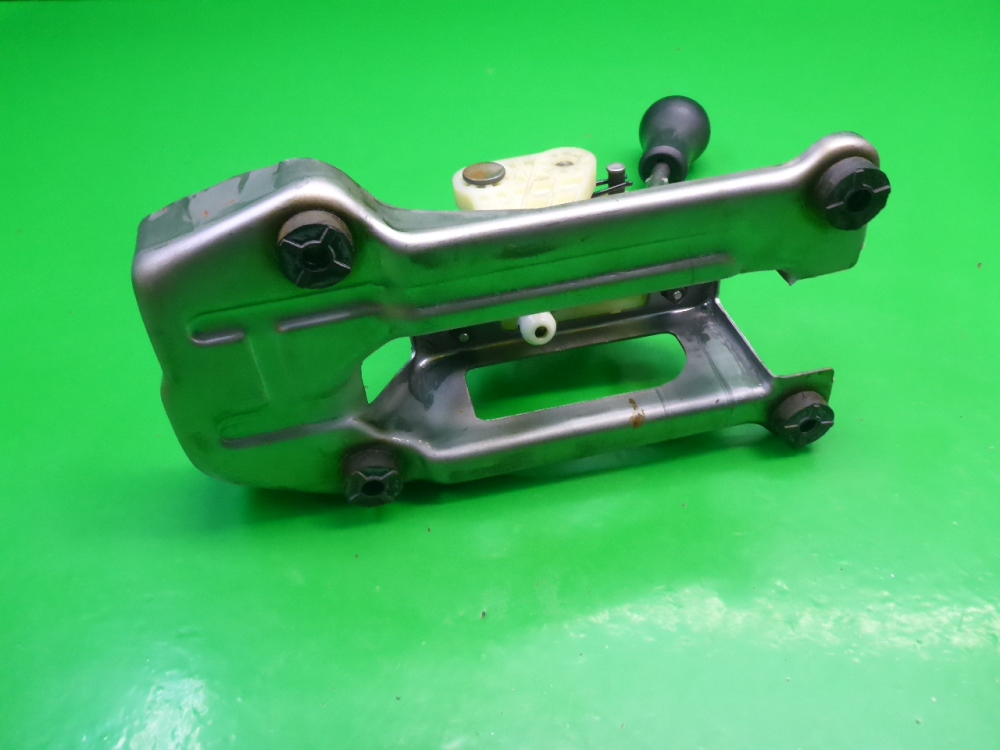 Кулиса МКПП / АКПП