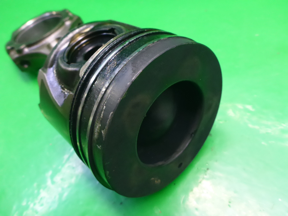 Поршень с шатуном