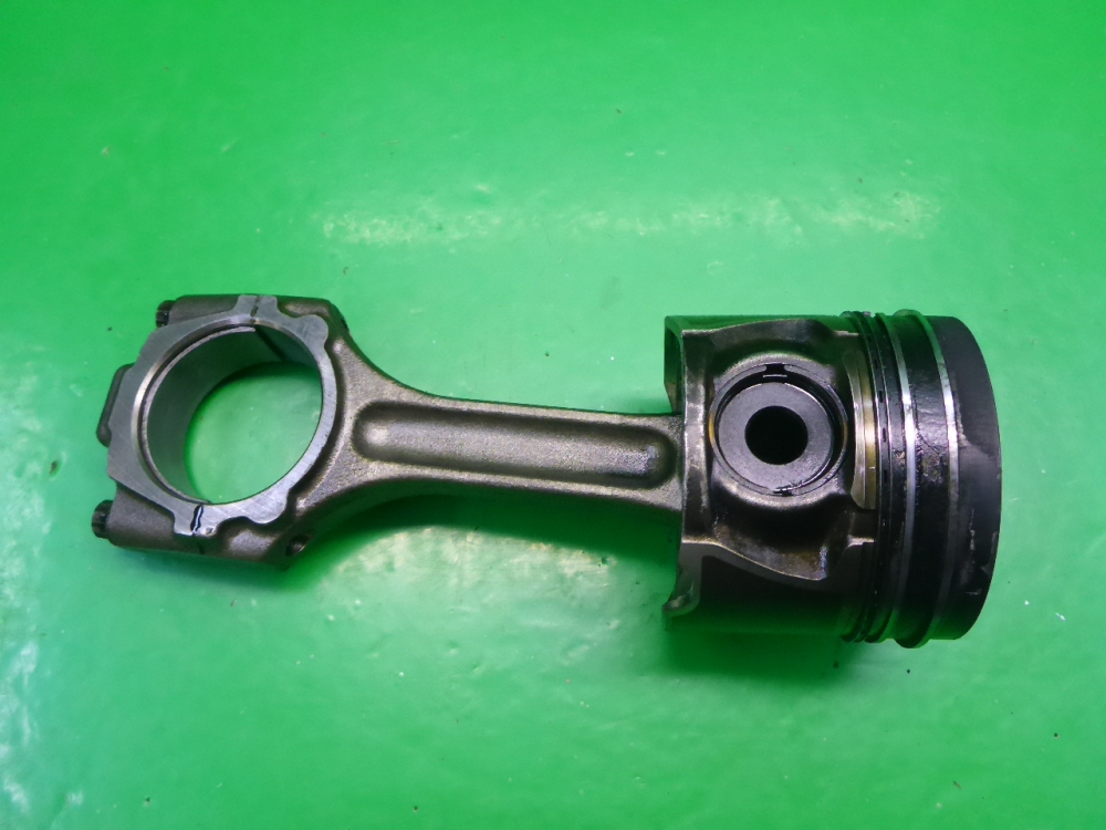 Поршень с шатуном