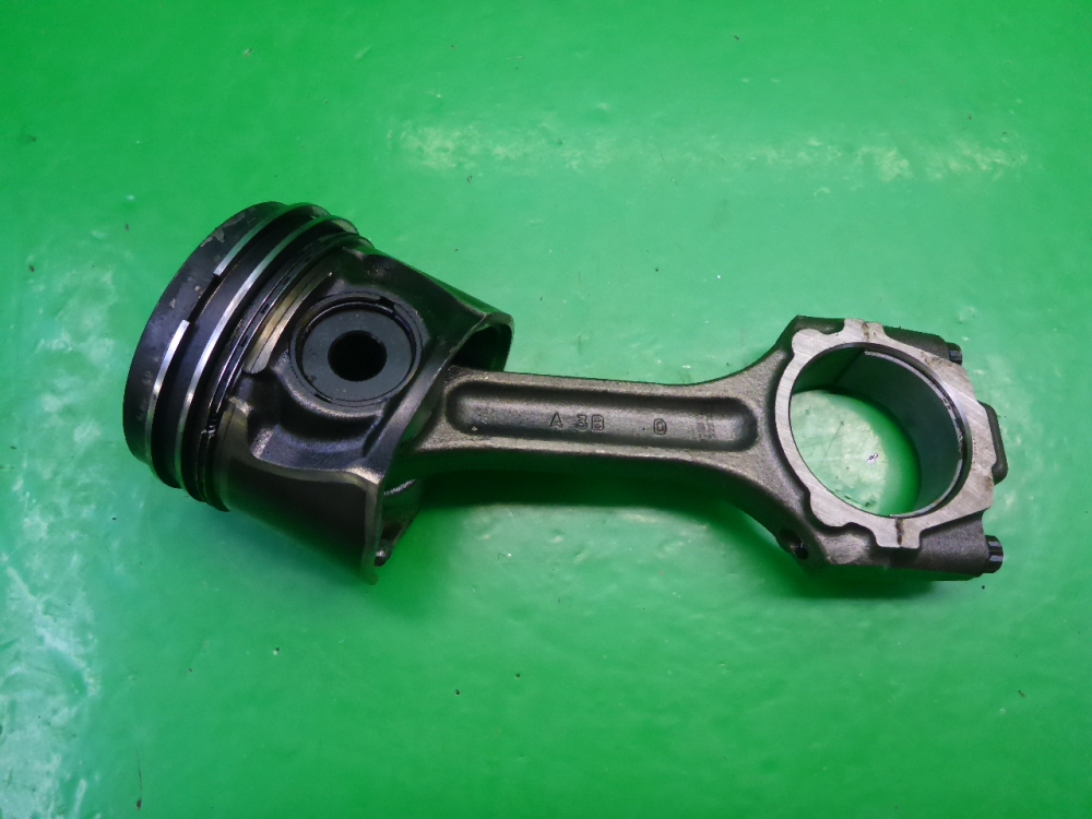 Поршень с шатуном