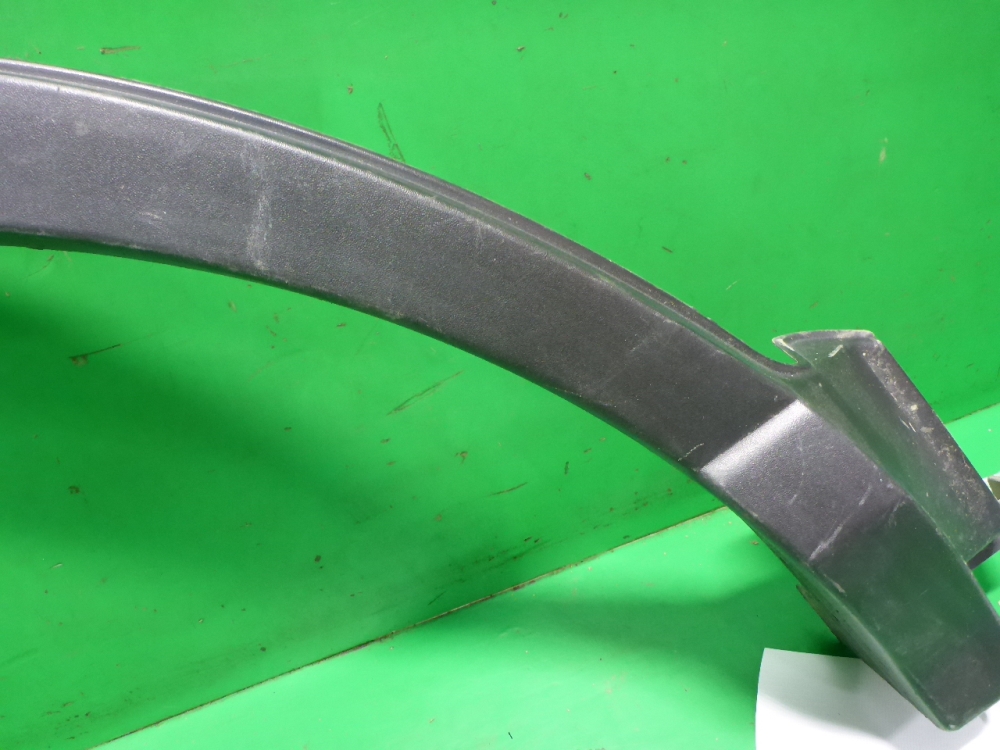 Накладка заднего крыла правого