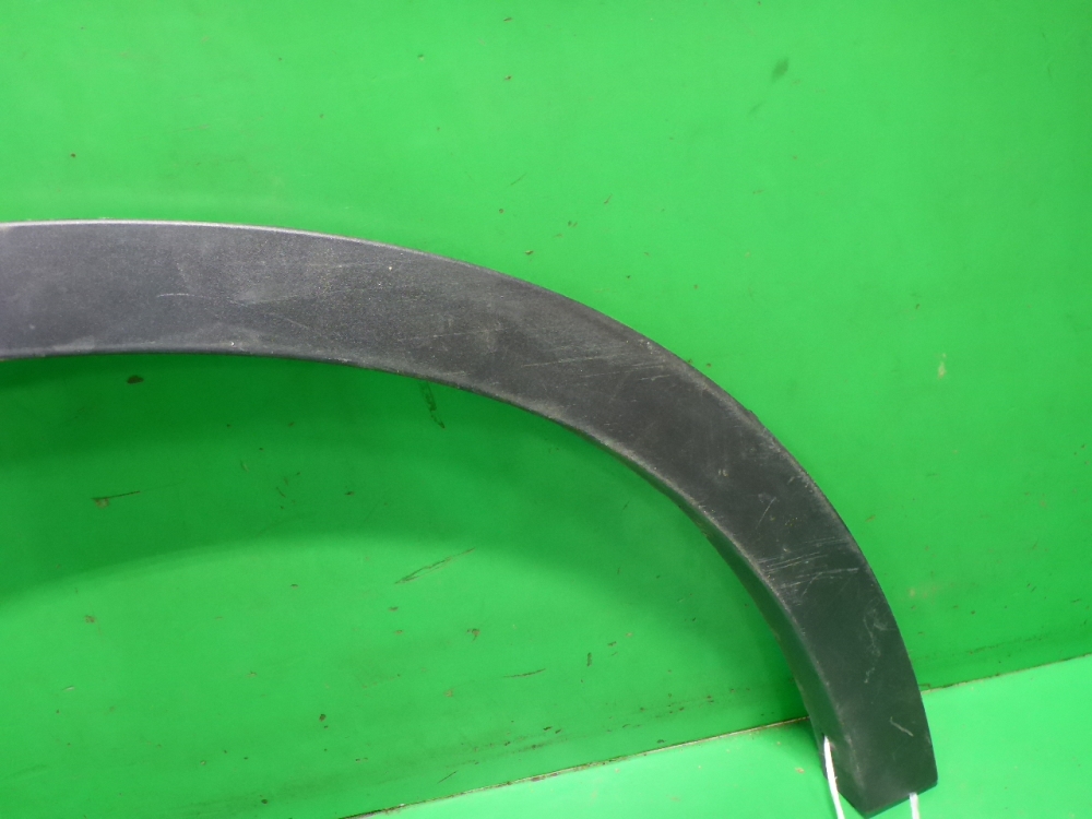 Накладка заднего крыла левого