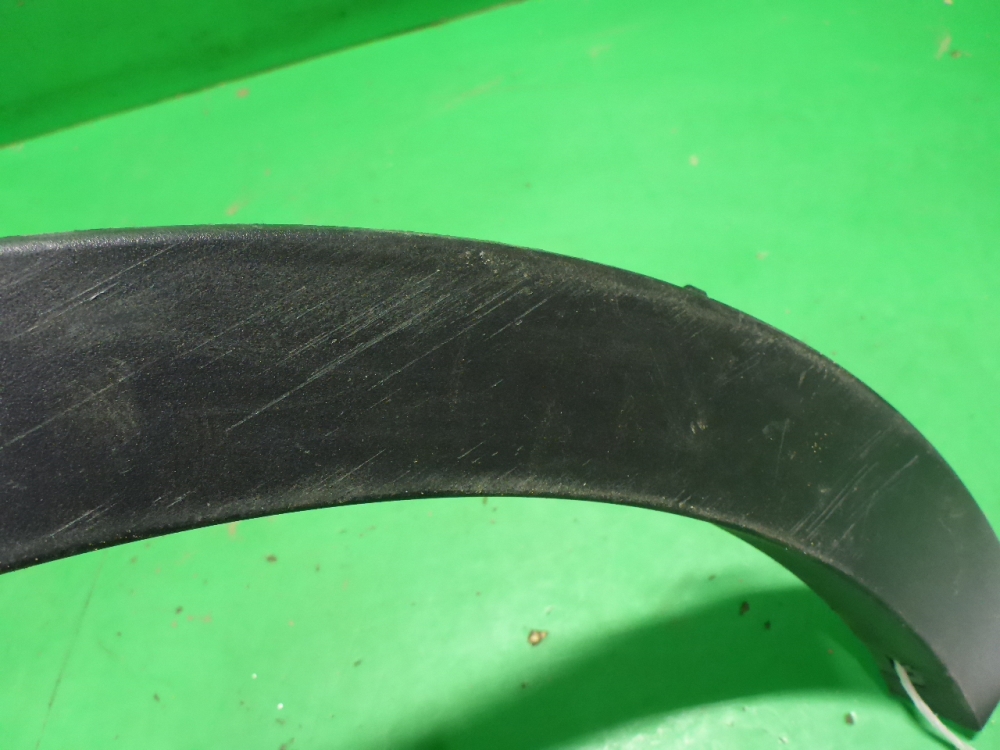 Накладка заднего крыла левого