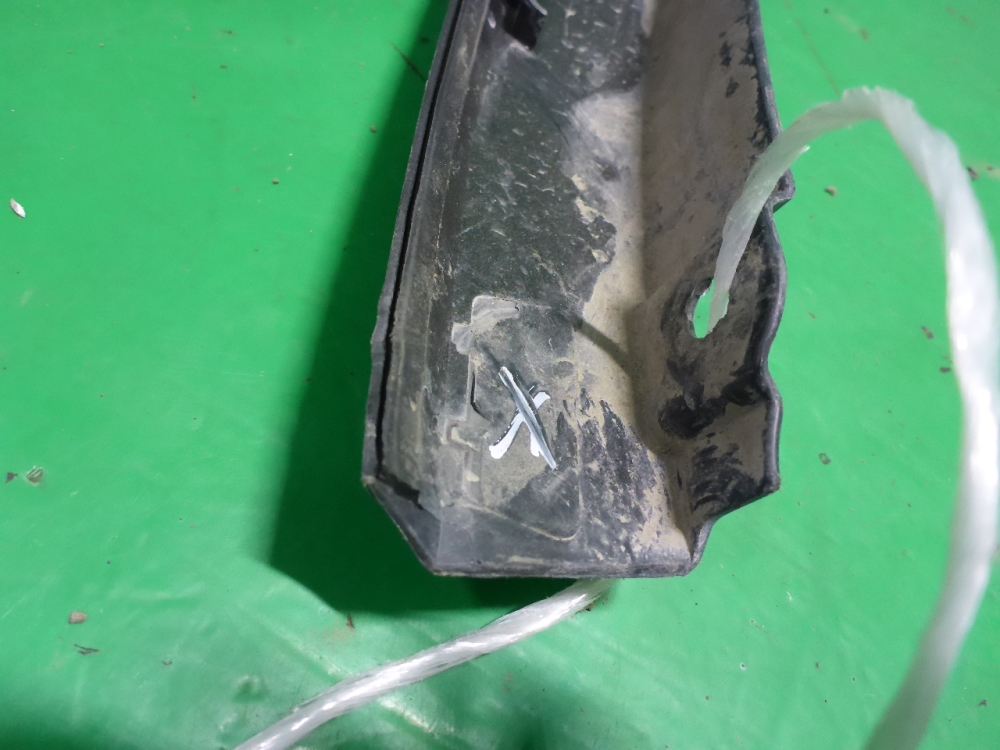 Накладка переднего крыла правого