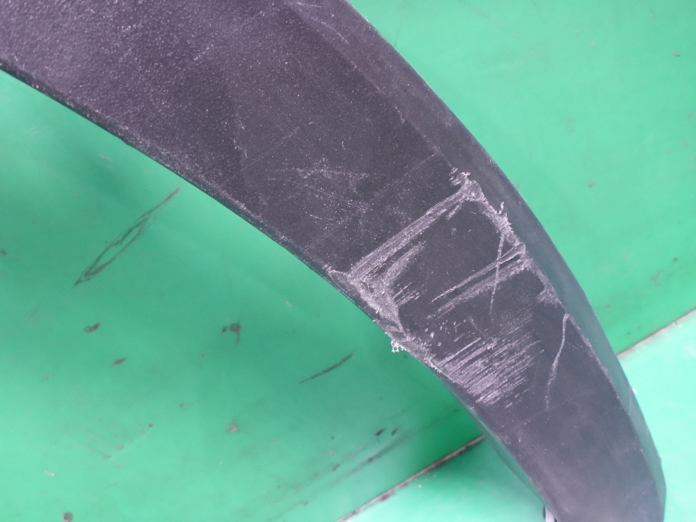 Накладка переднего крыла правого