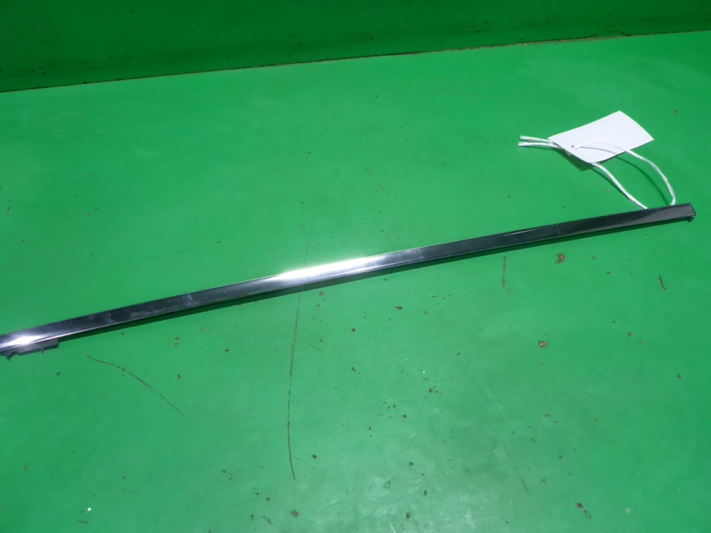 Накладка двери задней левой