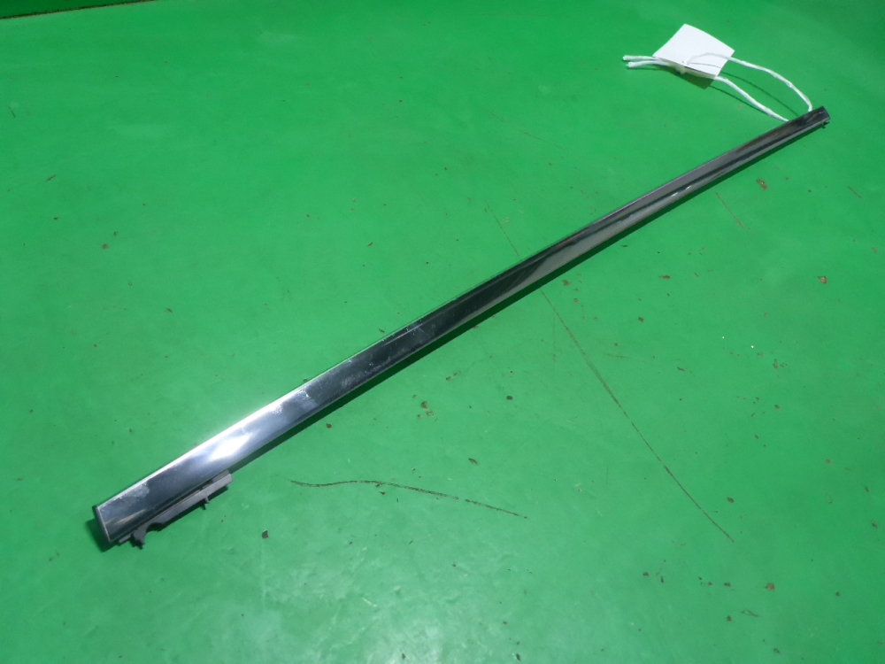 Накладка двери задней левой