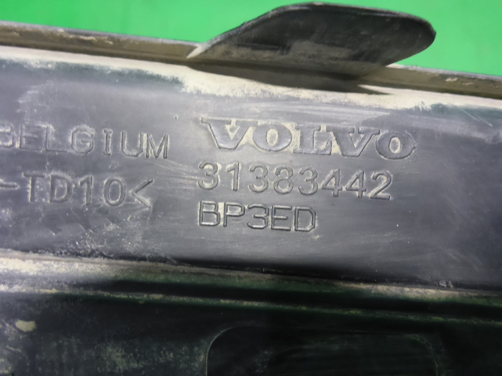 Решетка в бампер правая