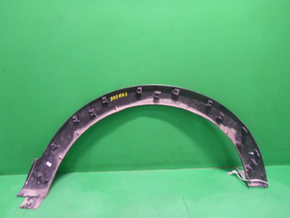 Накладка переднего крыла левого