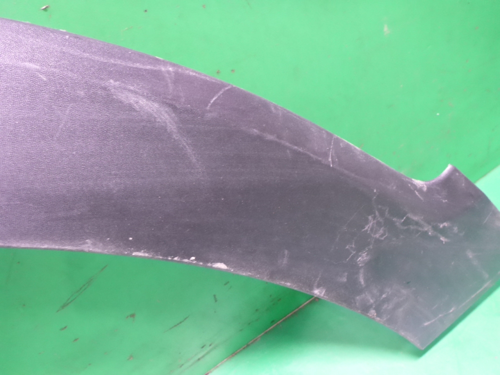 Накладка переднего крыла левого