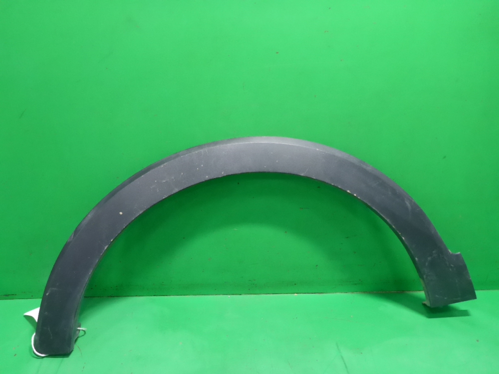 Накладка переднего крыла левого