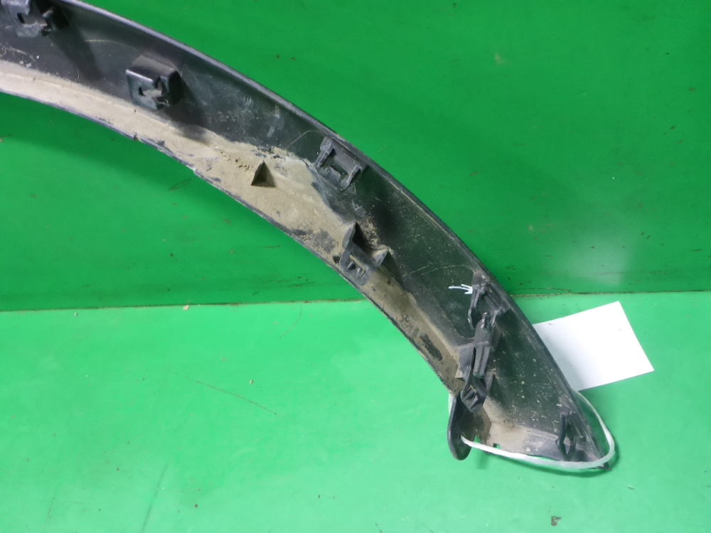 Накладка переднего крыла левого