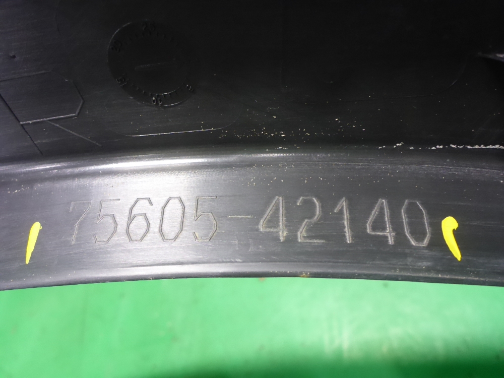 Накладка заднего крыла правого