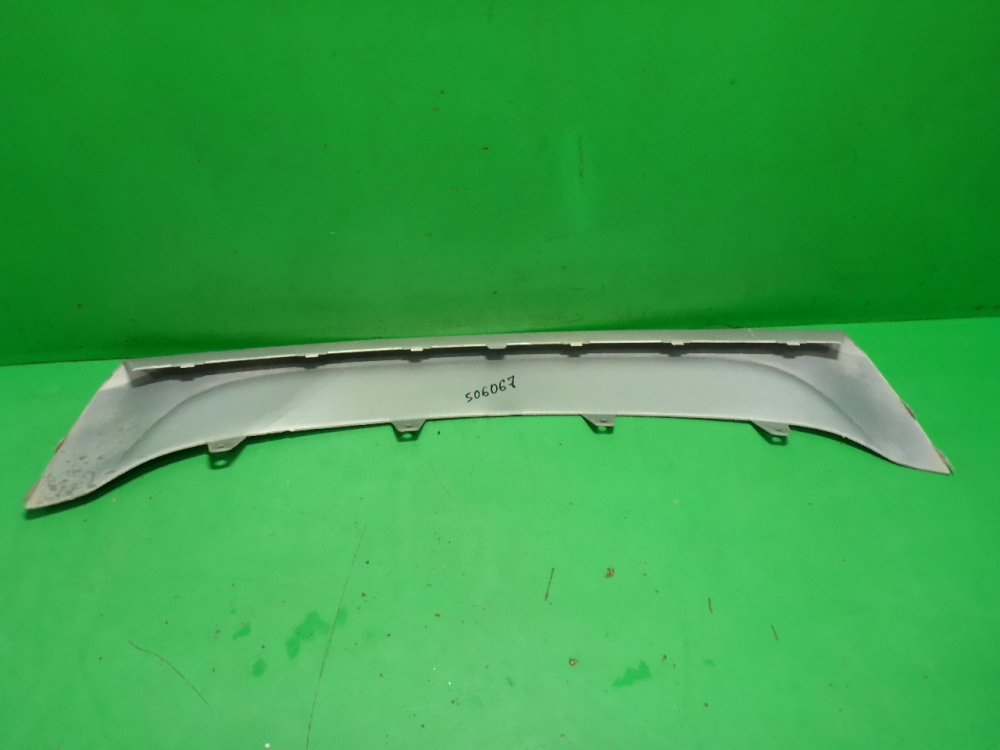 Накладка переднего бампера