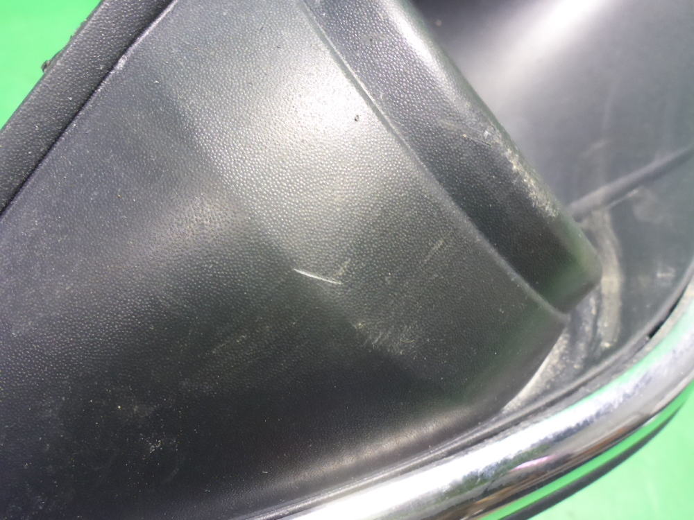 Рамка противотуманной фары левой