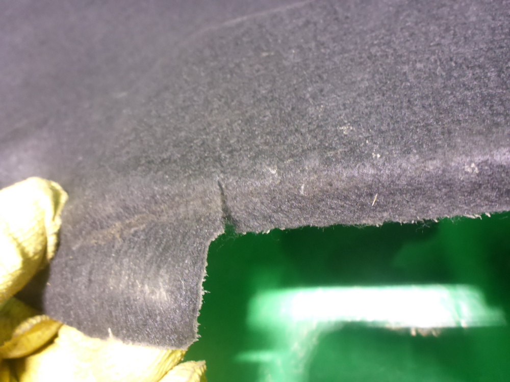 Обшивка крышки багажника