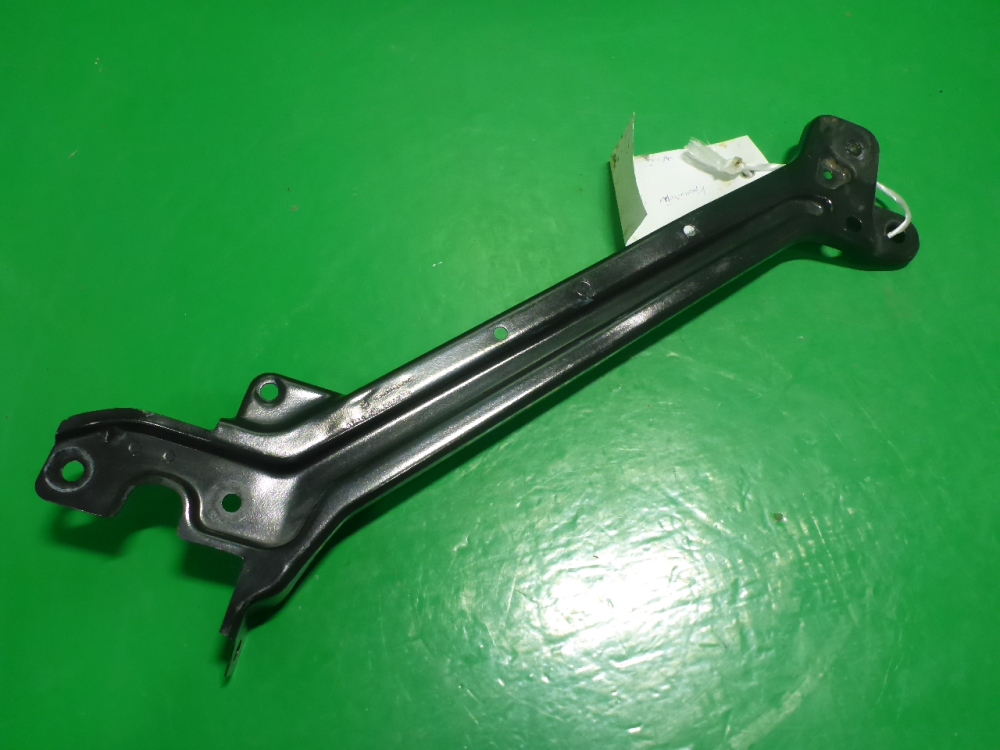 Кронштейн фар левый