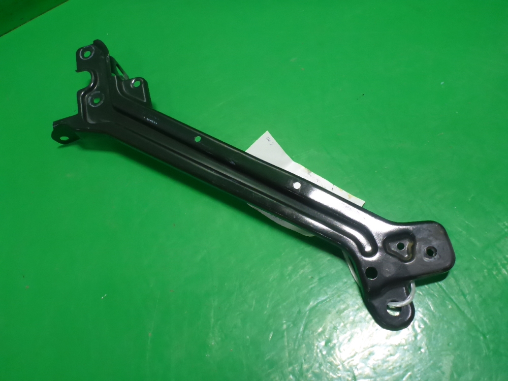 Кронштейн фар левый