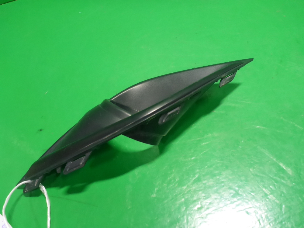 Рамка противотуманной фары левой