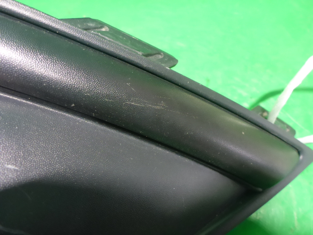 Рамка противотуманной фары левой