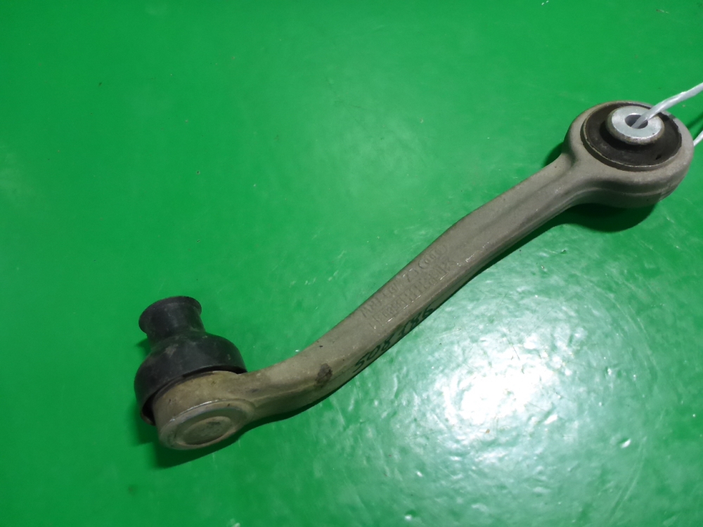 Рычаг передний левый
