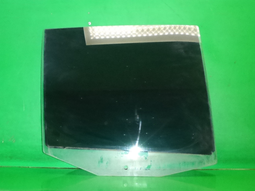 Стекло двери задней правой