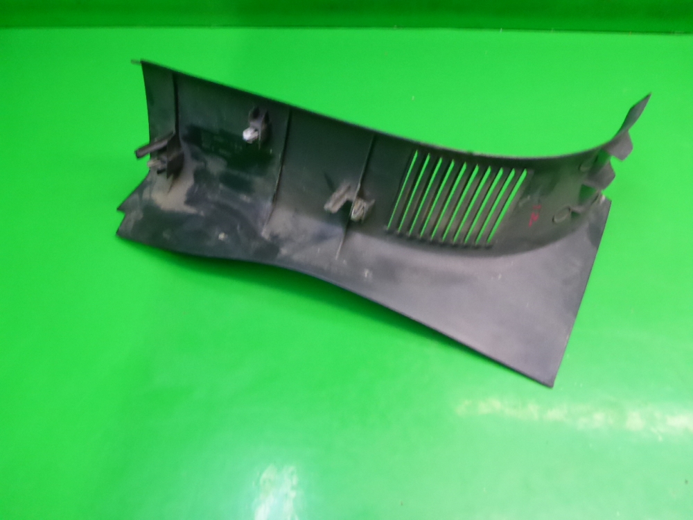 Обшивка багажника