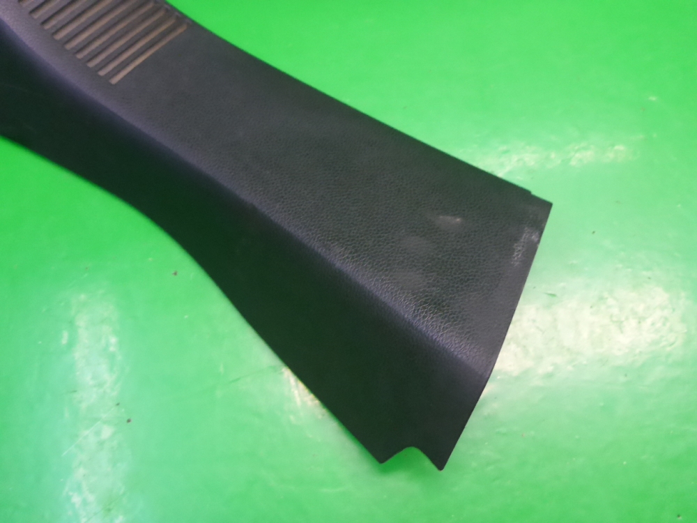 Обшивка багажника