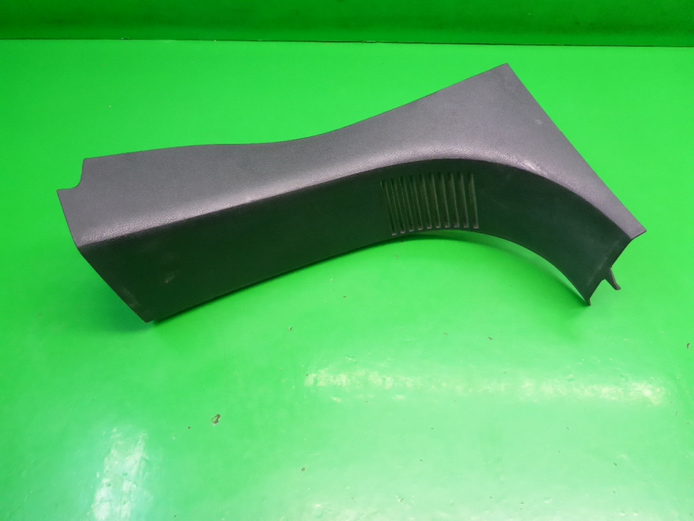 Обшивка багажника