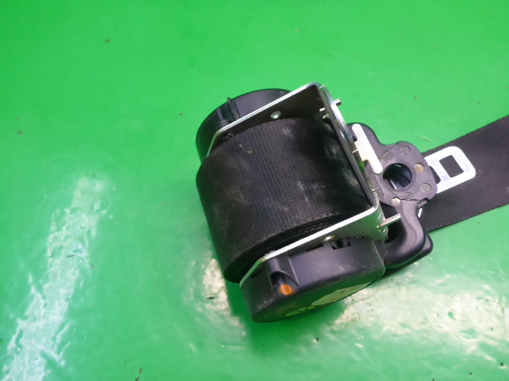 Ремень безопасности