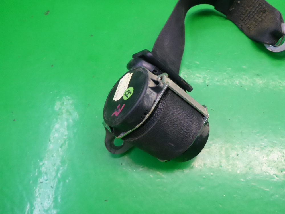 Ремень безопасности