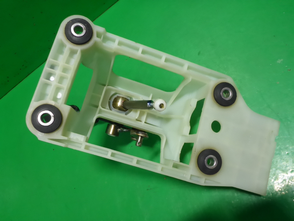 Кулиса МКПП / АКПП