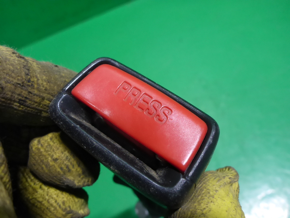 Ответная часть ремня безопасности