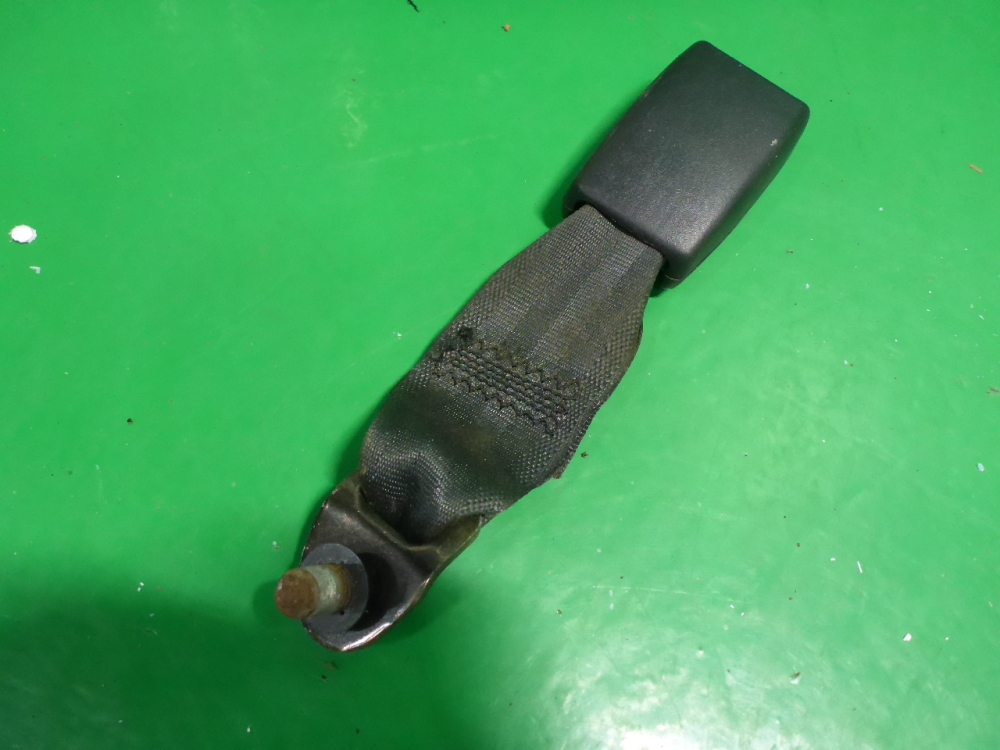 Ответная часть ремня безопасности