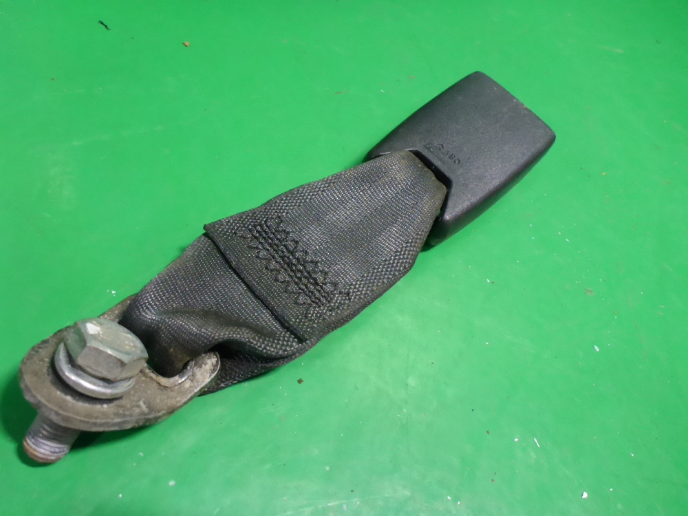 Ответная часть ремня безопасности