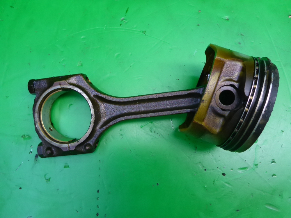 Поршень с шатуном