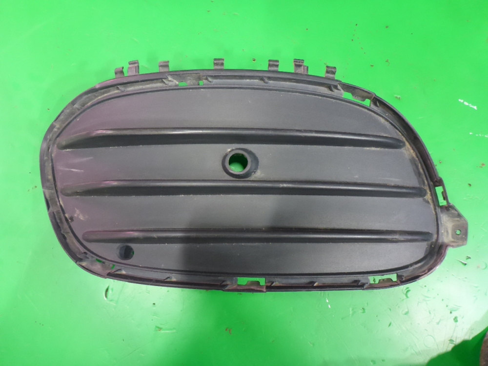 Решетка в бампер левая