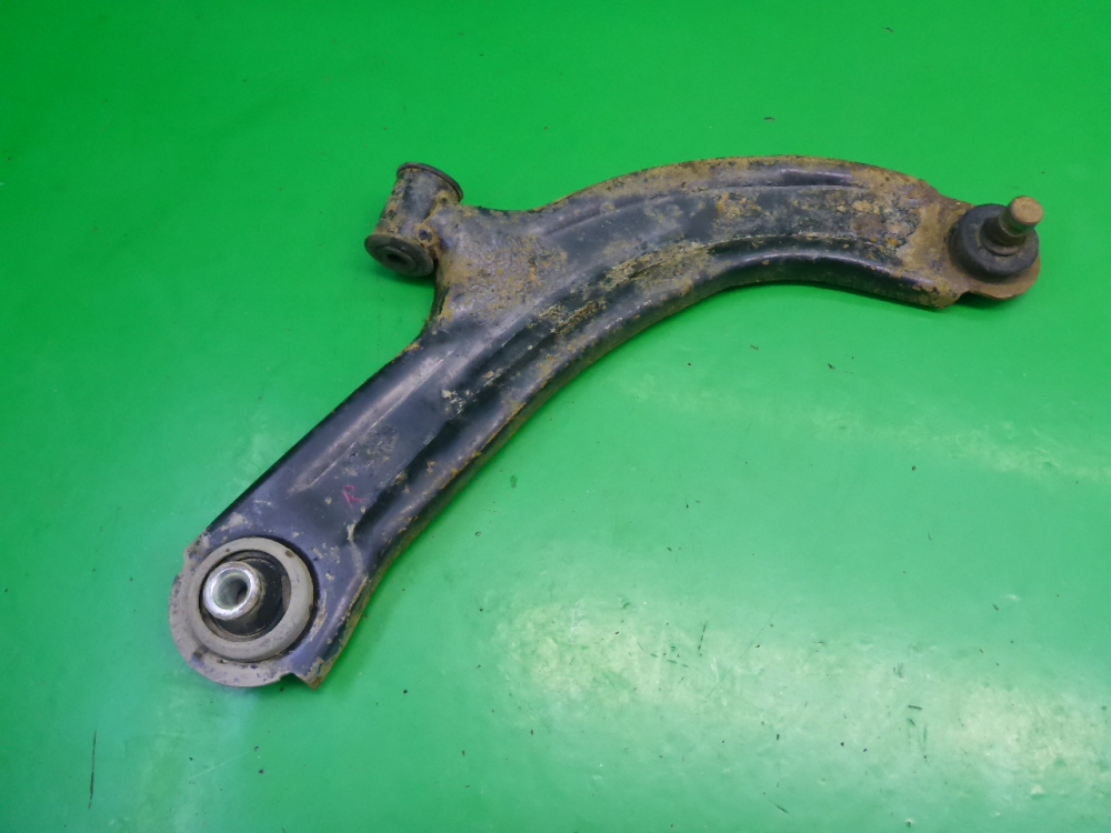 Рычаг передний правый