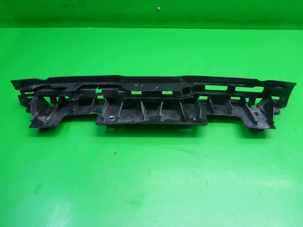 Кронштейн заднего бампера