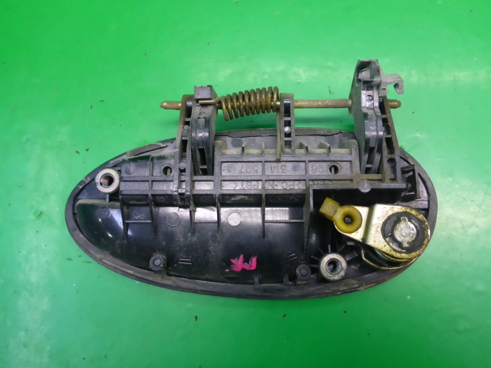 Ручка двери передней наружная правая