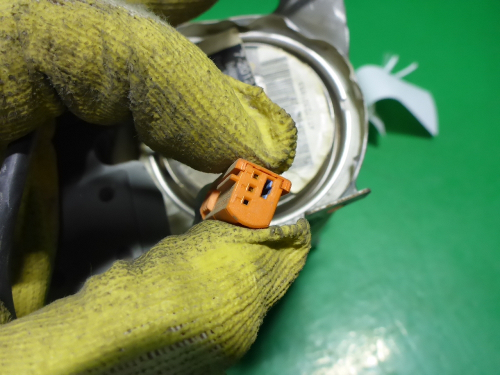 Подушка безопасности пассажирская (в торпедо)