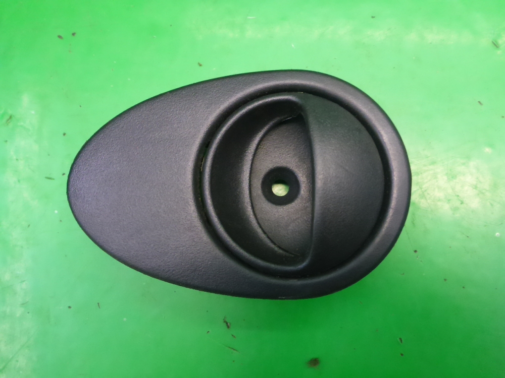 Ручка двери передней внутренняя левая