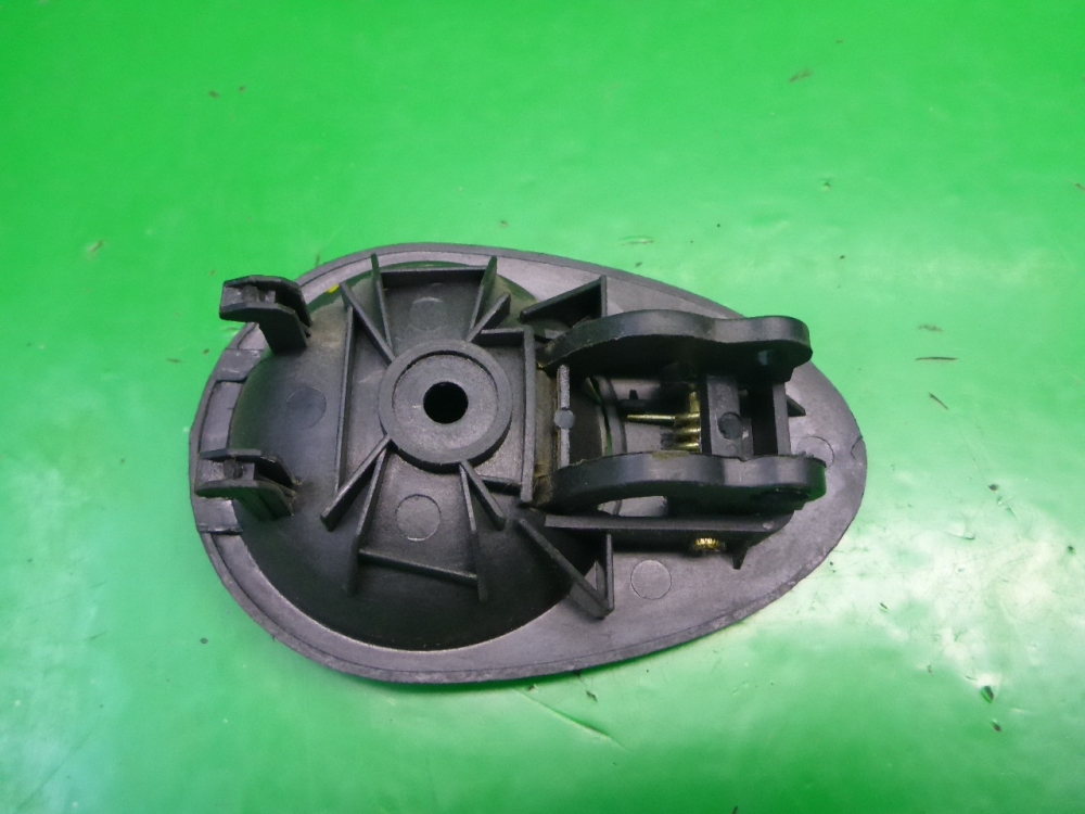 Ручка двери задней внутренняя левая