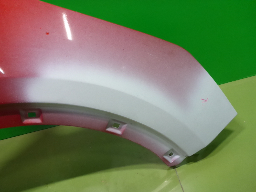 Крыло переднее правое