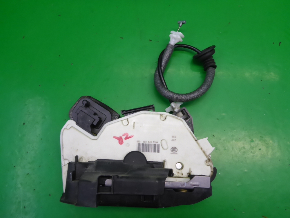 Замок двери задней правой