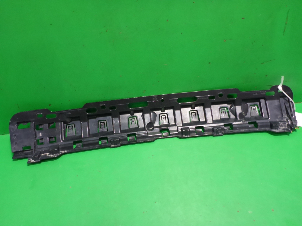 Кронштейн заднего бампера