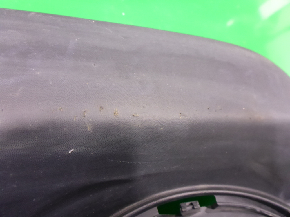 Рамка противотуманной фары левой