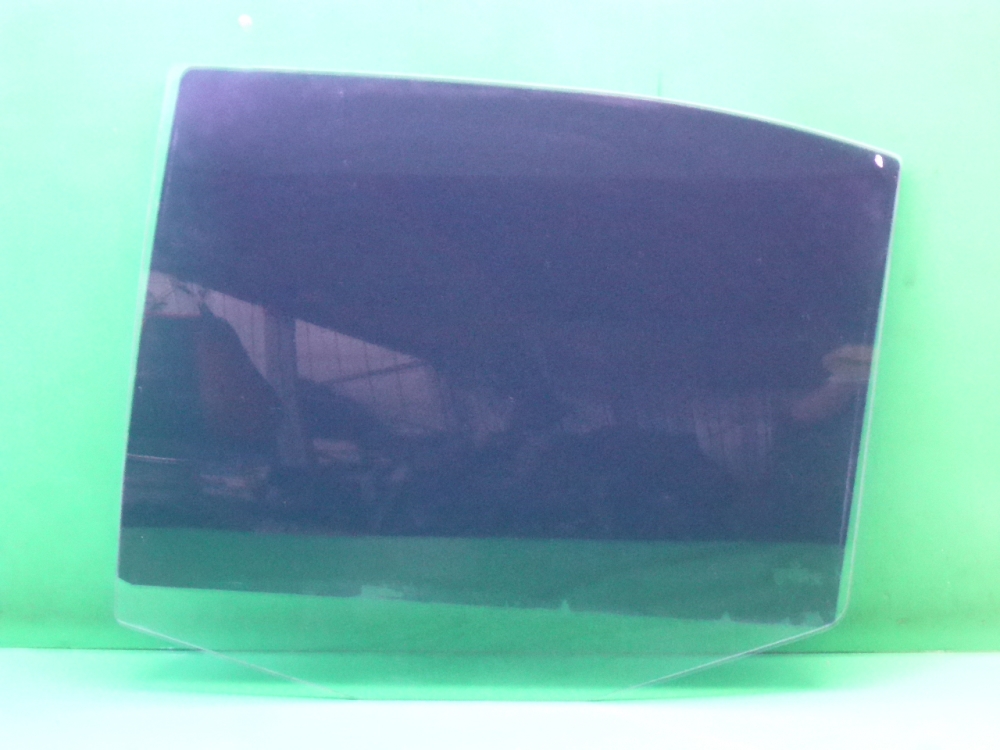 Стекло двери задней левой